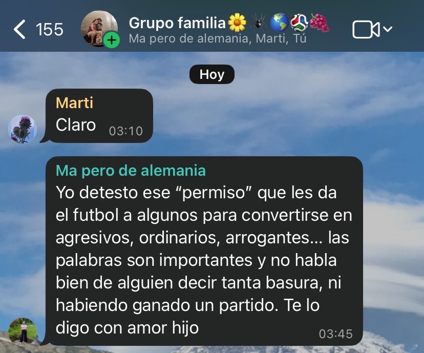 ntnech's tweet photo. ayer le dije a mi hermana que su novio francés, q me estaba bolaseando con el partido, que me podía agarrar los huevos en el grupo de la familia y mi vieja m mandó esto jjdjdjdjdj violento ordinario y arrogante https://t.co/axfp0AvGij