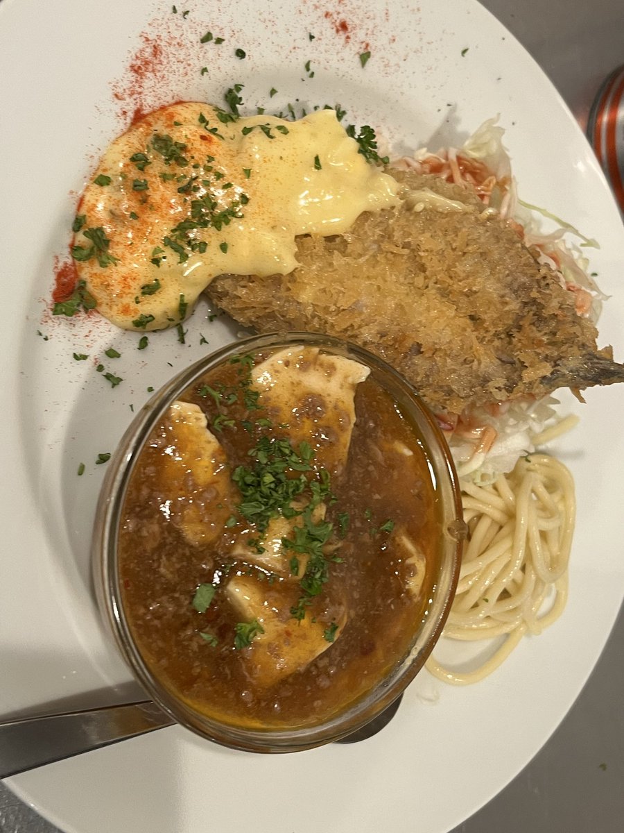 TsubakiOgikubo's tweet photo. 7月9日(木)の日替わりは「石川県産イワシフライ と 洋食屋の麻婆豆1200」

今日の小鉢
①切り干し大根 100
②ゴーヤのきんぴら 100

てす！

#荻窪ランチ #ツバキ亭 https://t.co/yOnwPzzCZq