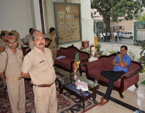NaukarshahiGems's tweet photo. Yadav Singh of Purvanchal

> Bro is RS Yadav, ex ARTO Chandauli, Uttar Pradesh 
> As per ED and IT raid he amassed wealth of more than "500 crores" 
> Used to extort money from overloaded trucks on UP Bihar border in varanasi. 
> He maintained proper codes to pass overloaded trucks, had record of 9000 trucks in his diary
> His properties found by ED included 3 star hotel in Varanasi worth 50 cr, 8 Shell companies, Lands in Noida, Varanasi, posh flats  in various districts of UP. 
> Suspended & Arrested in 2017, spent 2.6 years in jail custody
> Released on Bail in 2019 
> Due to his wealth he is known as 'Yadav Singh of Purvanchal"

Case is ongoing,  No news of Property Assets forfeiture, No news of any conviction. 

Corruption cases runs for decades, this is the prominent shield of corrupts. They know even if caught they will go to High court then supreme court and easily 10 20 years will pass. 

Law and system is the main culprit.