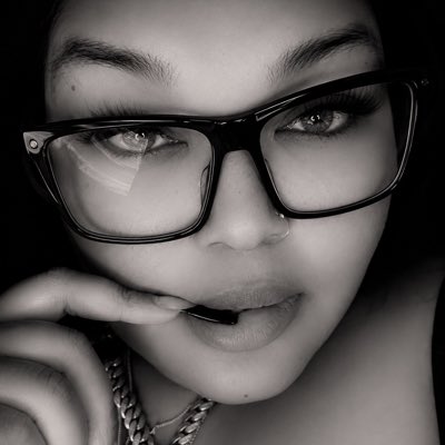 SassiiLane's tweet photo. #NewProfilePic https://t.co/r4Jljx53q6