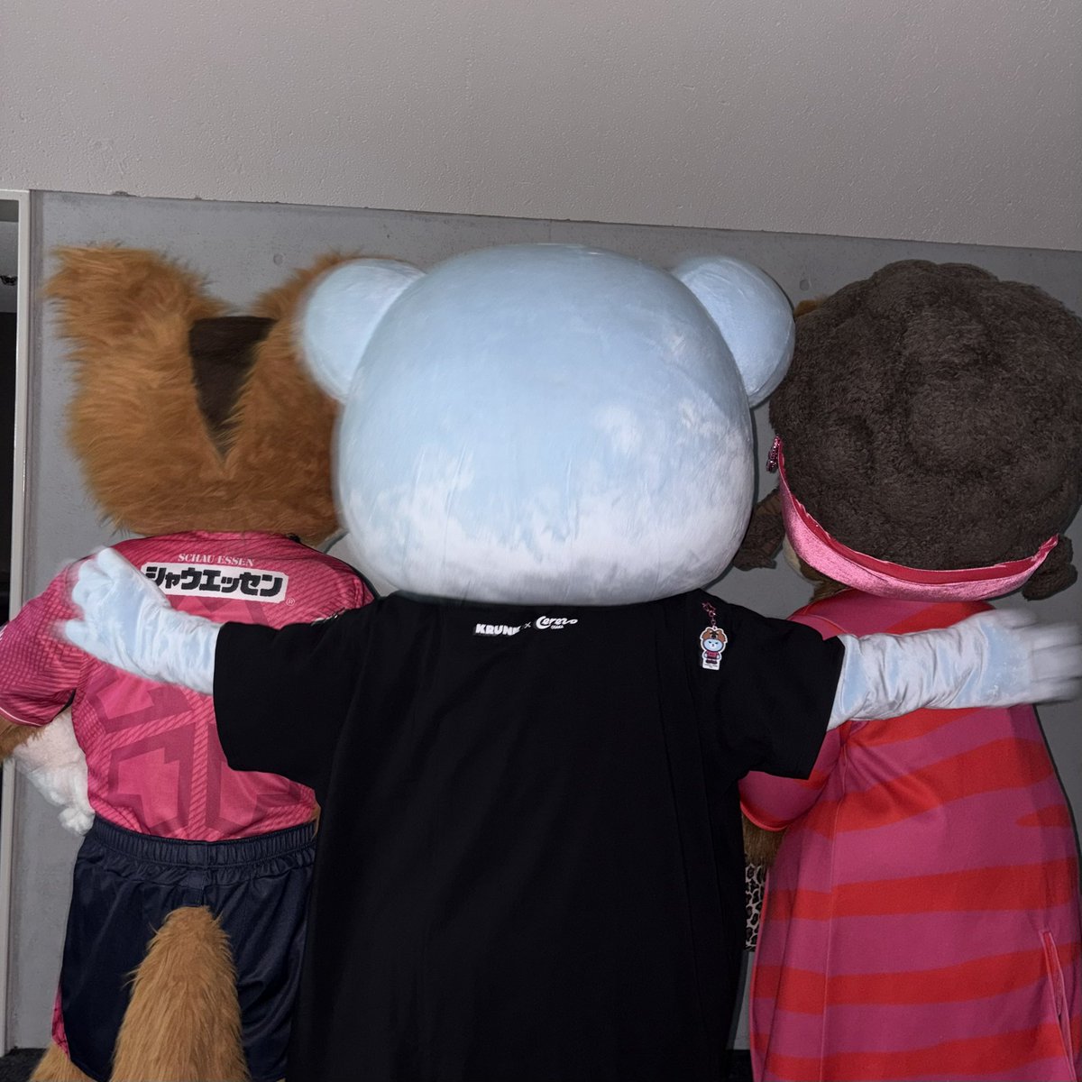 ImKRUNKKK's tweet photo. 🐻×🐺🌸

#TREASURE #トレジャー #트레저
#THESTAGE_NEWWAV_LIVE_IN_JAPAN
#KRUNK #크렁크 https://t.co/jtmY8wsnFK