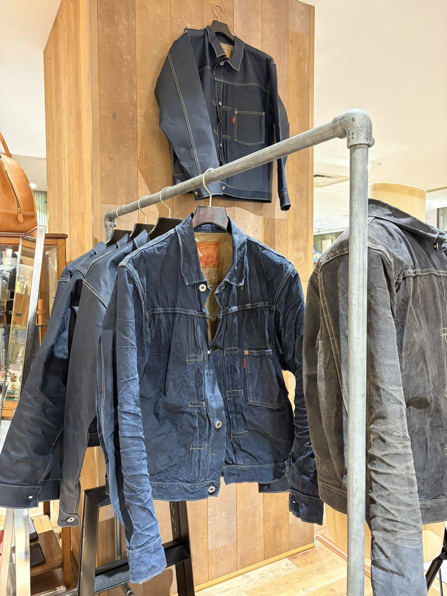 tenjin_works's tweet photo. 阪急MEN’S東京POPUP
1010XXは勿論、新作商品も展示しております。
12:00〜20:00
皆様のご来店、お待ちしております。
#天神ワークス #tenjinworks #革ジャン #阪急MENS東京 #POPUP https://t.co/KYFxOwLDtE