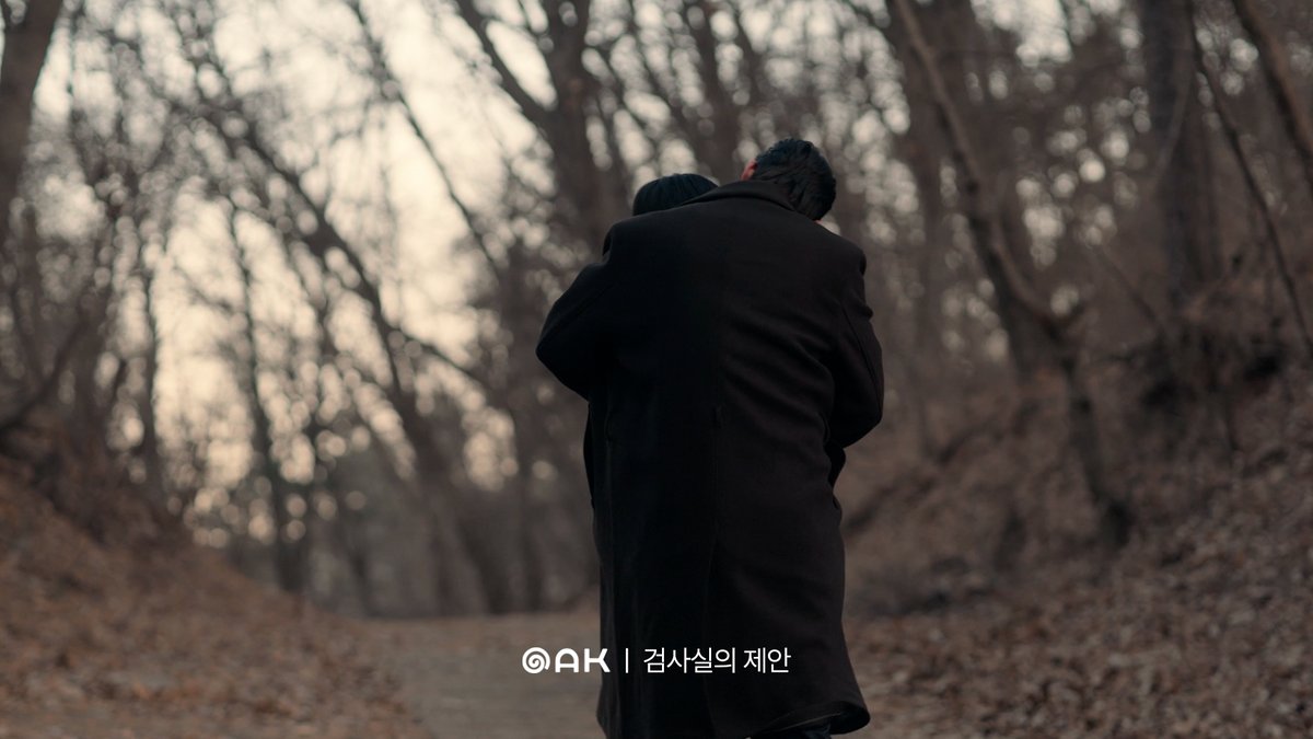 studio_oak_kr's tweet photo. [검사실의 제안📋] 5화 스틸컷 

"나한테 중요한 사람을 건드리길래.
나도 좀 건드려주려고."

점점 선명해지는 진심.
그리고 더욱 깊어지는 사건의 실마리. ⚖️

<검사실의 제안> 매주 (금) 웨이브(Wavve) 방송! 
🔗https://t.co/IH0Cpxs291 

#검사실의제안 #TheProsecutorsProposal #BL 
#김윤식 #박시우 
#오크컴퍼니 #OAKCOMPANY