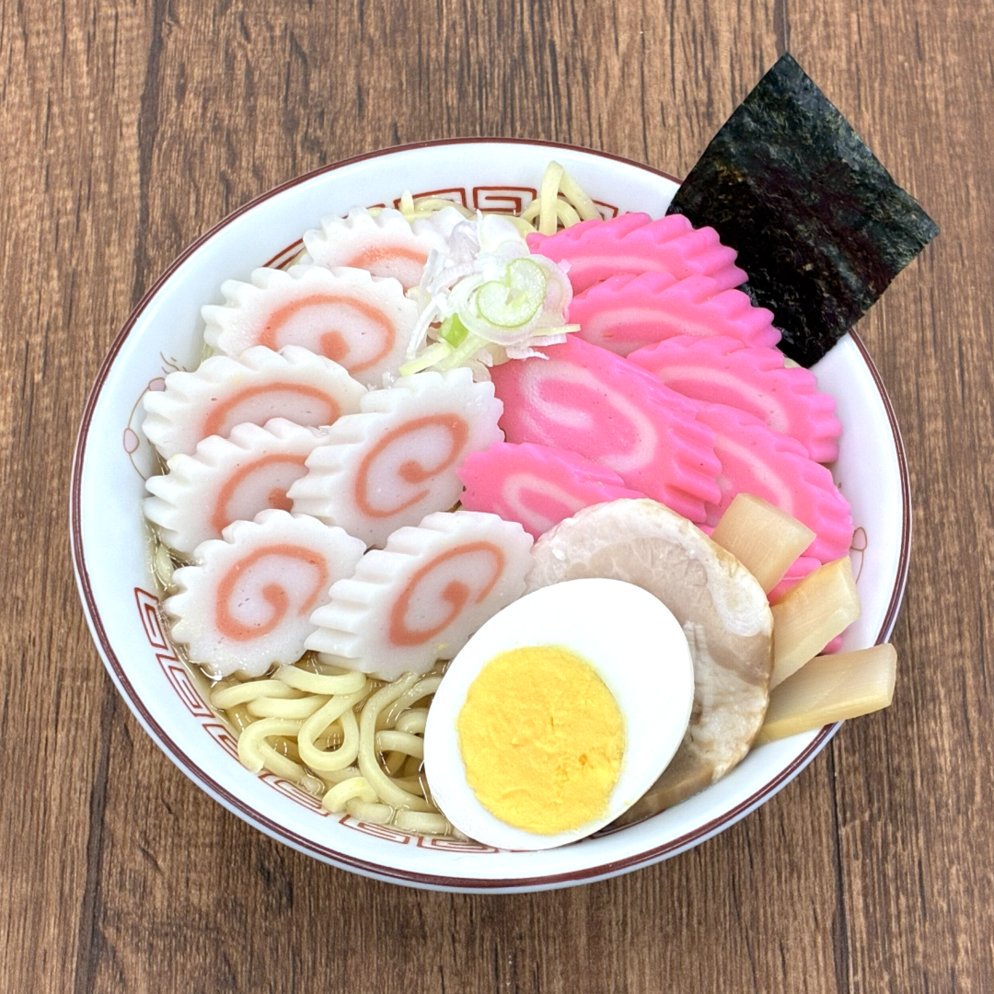 kibun_kitchen's tweet photo. 紀文の🍥なると巻🍥、
たっぷり食べてほしいので
たまにはなるとが乗った昔ながらの
#ラーメン食べませんか？

@menu_sns https://t.co/0G4x7Q8Cyi