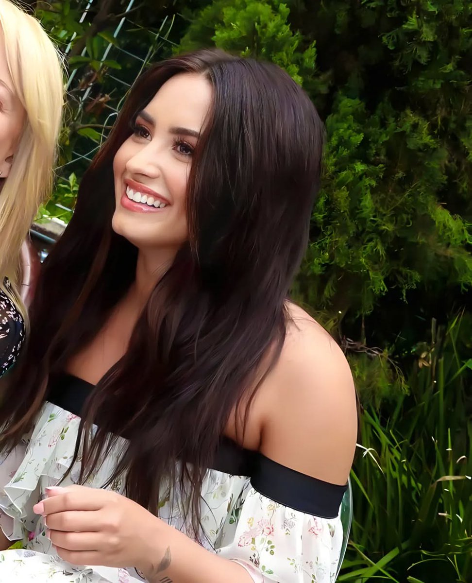 demisgallery's tweet photo. demi lovato, 2017. https://t.co/GzgO3iYUGo