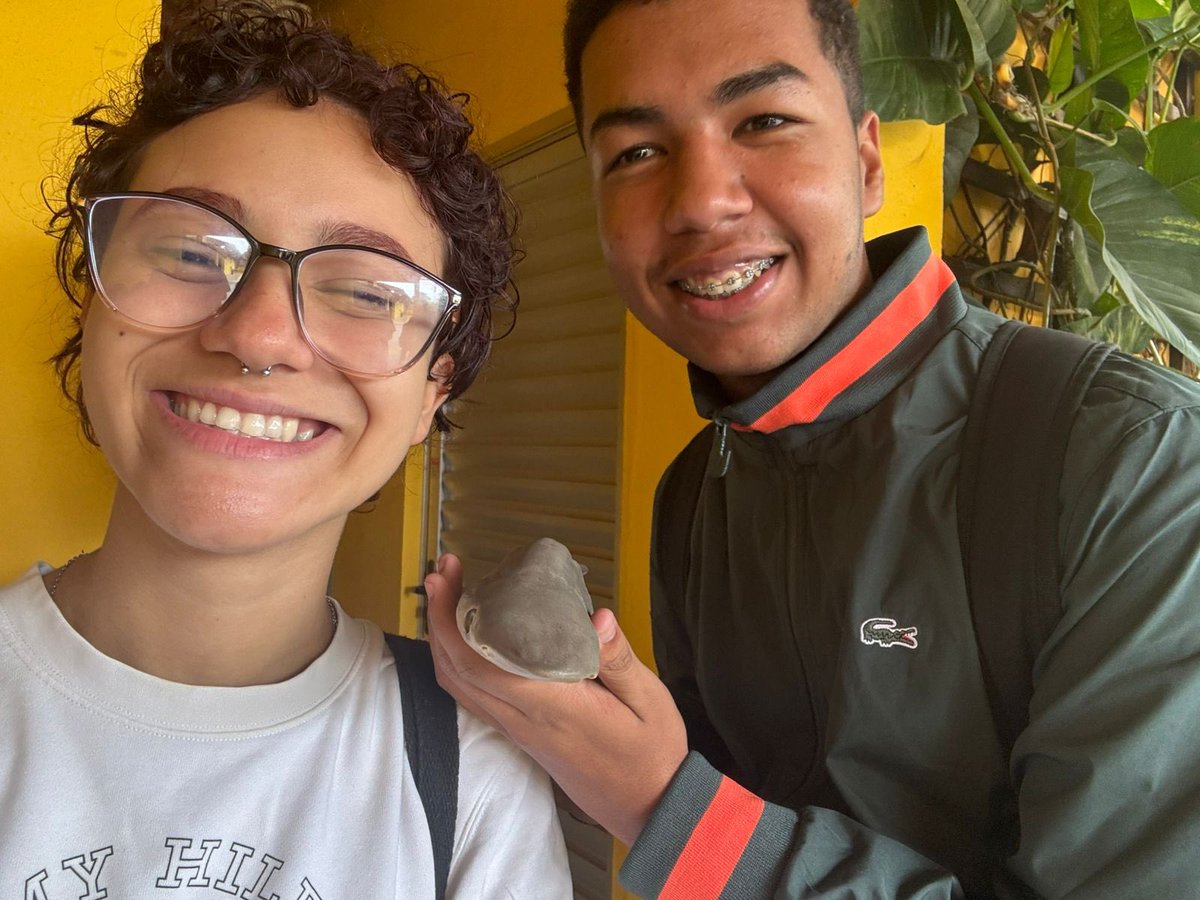 p_lolock's tweet photo. O Kayk tem o mesmo sobrenome que eu, então somos primos distantes, deve ser por isso que ele é meu melhor amigo e compartilha das mesmas retardadices ❤️‍🩹🏡 https://t.co/4Hxqp8de3W