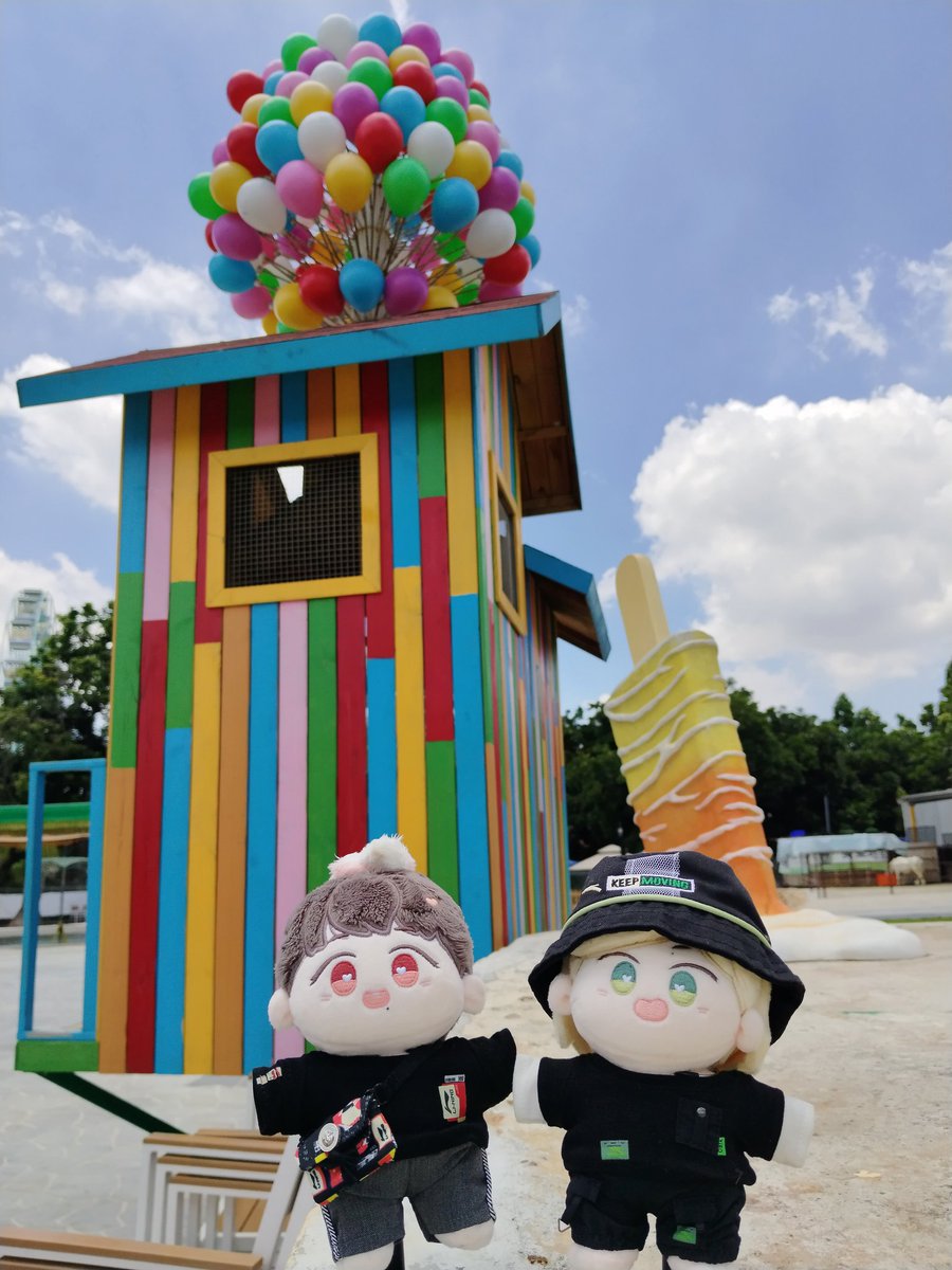 redact_hong's tweet photo. 蕉總跟兔寶遊麗寶樂園 https://t.co/J6fB33TksH