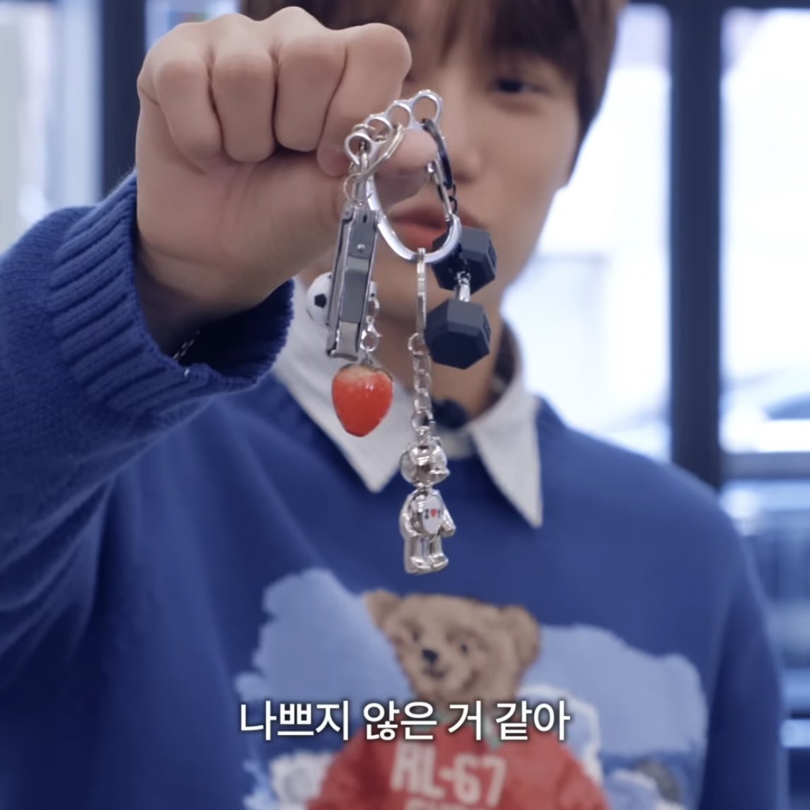 miuheartkai's tweet photo. 종인이의 사회적응기 코스🐻
종인이가 만들었던 키링 만들기! 똑같이 만들고 싶었는뎅 없는 파츠도 많아서 있는 것들 중에 담고 내 취향 섞어서 만들어본 키링🤎
I went to the place Jongin went to make the same keychain, but they didn’t have all the pieces so I ended up with this!
#taag https://t.co/GV3Mh9sYCl