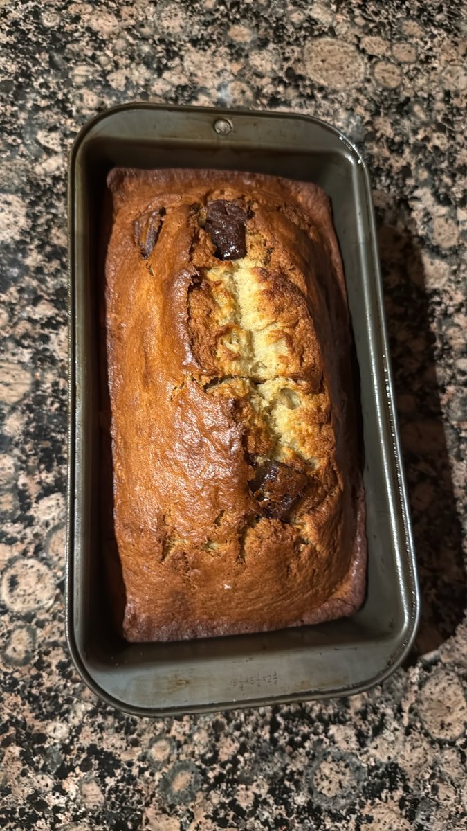 bobbymo24's tweet photo. #bananabread #imadethat #anywomenwannamakemealoafquestionmark #yallthinkitlooksgoodquestionmark https://t.co/J3Wv6UQ9rl