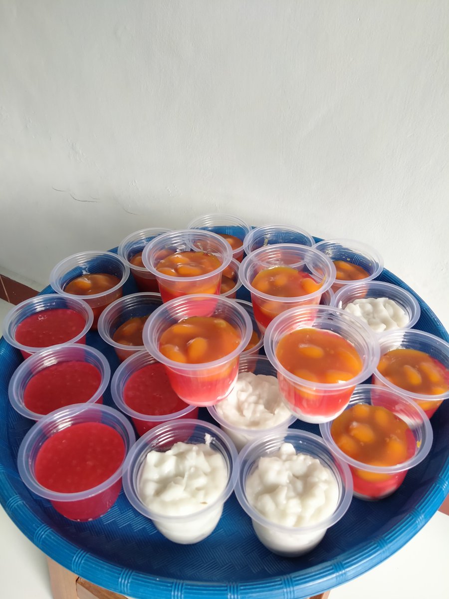 dikitlagikelar's tweet photo. 📌HELP RT LIKE📌
halo teman-teman yang bingung mau berbagi atau bikin jumat berkah kemana, bisa banget kita bantu buat sekalian salurkan sesuai request yaa🤗🤗 ada menu snack, nasi (start 12k) atau bubur sumsum (6k), more info dm aja🤩🥰 insyaAllah amanah, bahkan ada yg sudah langganan loh
📍 purworejo, jawa tengah