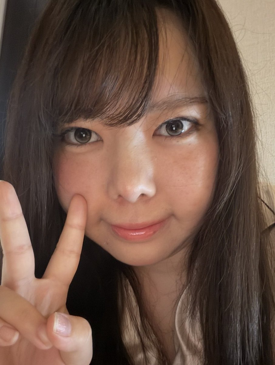 pomriria's tweet photo. ルーム着きました〜！！！
適当な自撮り笑 https://t.co/71JmIitfRu