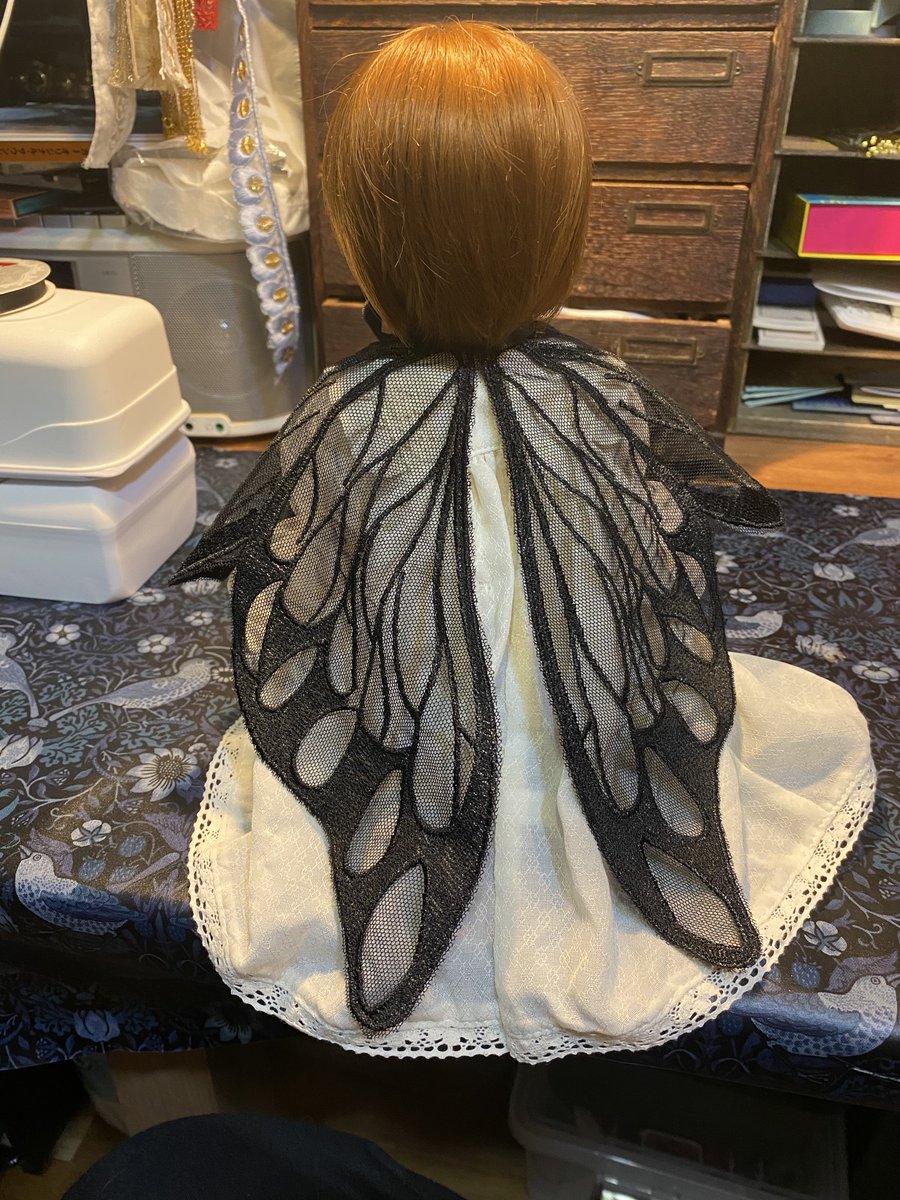 aki_akinz's tweet photo. #アイドール東京　へ羽化(カフカの成体バージョン)もお持ちします🦋
マグネット装着式のクロアゲハです🦋
勿論カフカも🦋
kemuri装飾店は
O-32にいます🫧 https://t.co/5eLg0P5iHN
