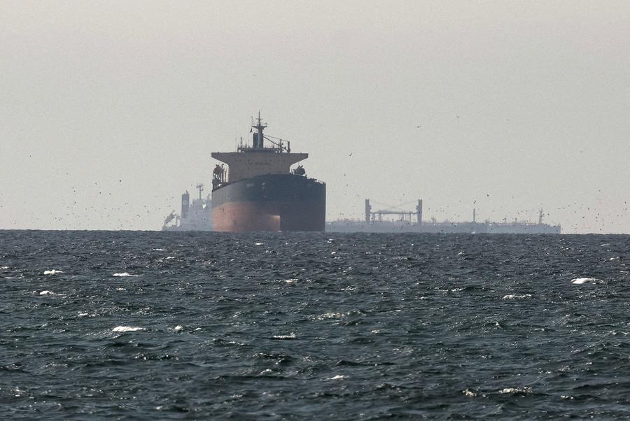 XHNews's tweet photo. Latest on #MiddleEast tensions:
- #Iran says it attacked two #US bases in #Kuwait, one base in #Bahrain
- Sirens sound across Kuwait, Bahrain and #Qatar early Thursday, warning of Iranian attacks after U.S. resumed airstrikes targeting Iran
- Kuwaiti army says sounds of explosions are air defense systems intercepting hostile attacks
- #Pakistan urges all parties to exercise restraint as Mideast tensions rise
- Iran's top negotiator says Strait of #Hormuz will only open with "Iranian arrangements, not with American threats"