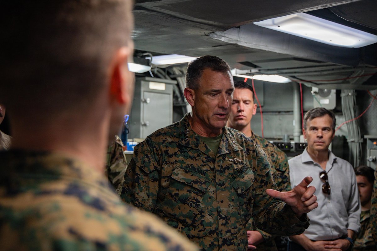 USMC's tweet photo. #MarineCorps Gen. Francis L. Donovan the commander of @Southcom, speaks with Marines assigned to the 24th Marine Expeditionary Unit, during an operational site survey aboard USS Fort Lauderdale (LPD 28) at La Guaira, Venezuela. 

At the direction of U.S. Southern Command, assigned U.S. military forces are supporting @StateDept-led U.S. disaster assistance to the people of Venezuela in the aftermath of the June 24, 2026, earthquakes.

#Marines #USMC #Relief #MEU