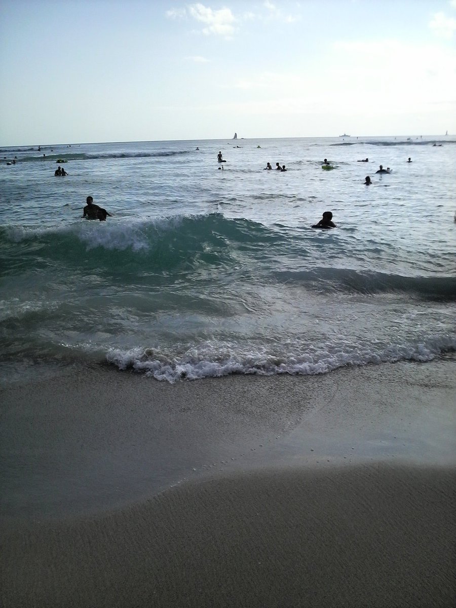 Micorin9's tweet photo. HAWAII🌴🚣🏄休日　🏊‍♀️swim swim🏊🏖️🏝️ https://t.co/D155huPZCR