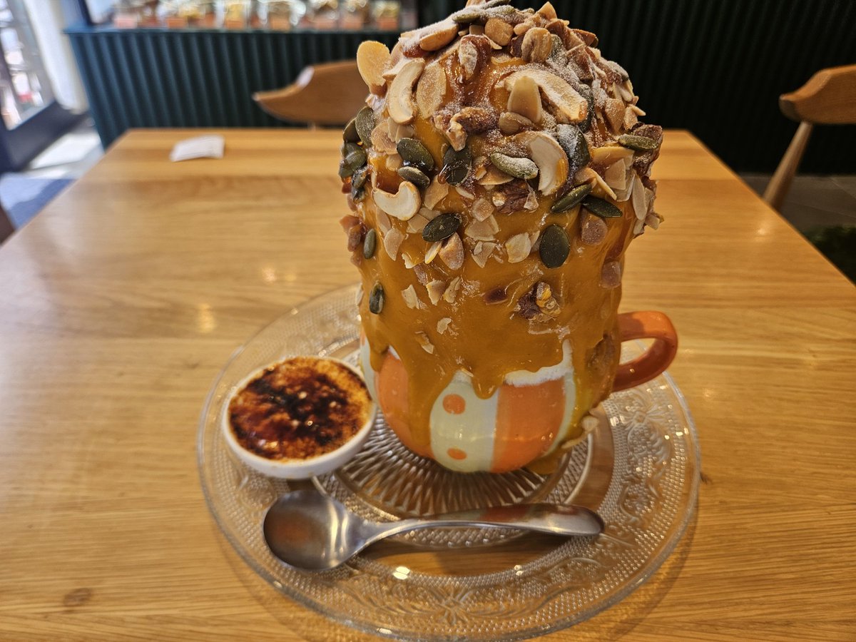 tanqjp's tweet photo. 栗の予定は立ててないけど🎃と🍠
SC見ながら
#長月SC 
#長月あおいのいたごち https://t.co/OLwWt6MRQG