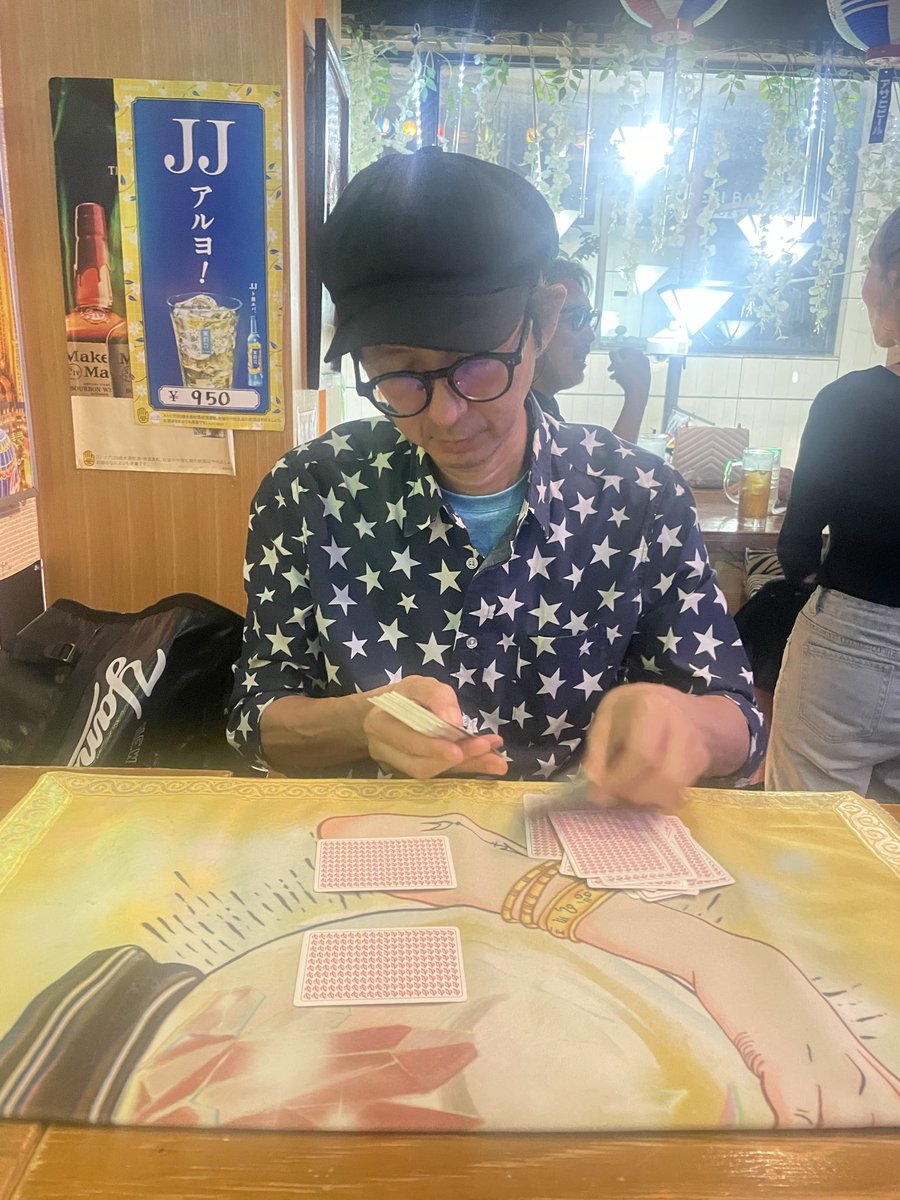 ikuumin26's tweet photo. 五反田来れる方必見🔮
ギブ↑大久保さんが #テキサスカフェ で占い始めるってよ笑 https://t.co/2e7xuI3tuL