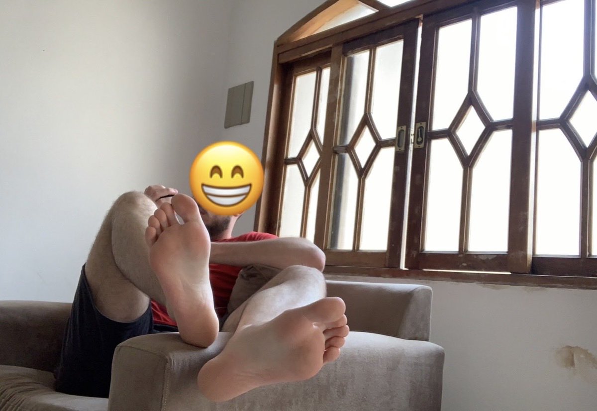 branquinhogru's tweet photo. #feet https://t.co/c7HqQHp5WC