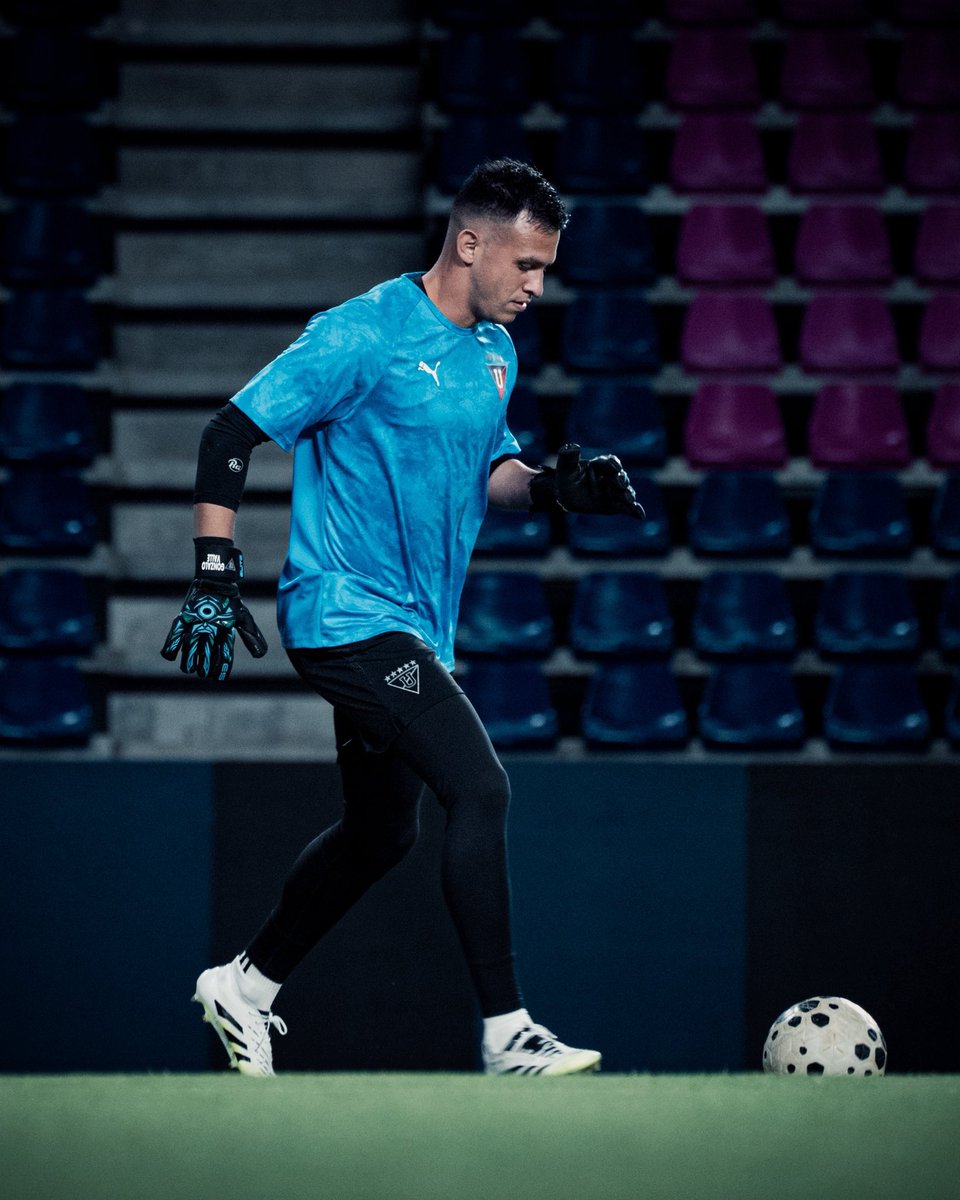 BauzismoCelta's tweet photo. Que bueno que se retiro el vende humo de Galindez así el país va poder ver un arquero en condiciones como Gonzalo Valle https://t.co/Gwekrk7CFU