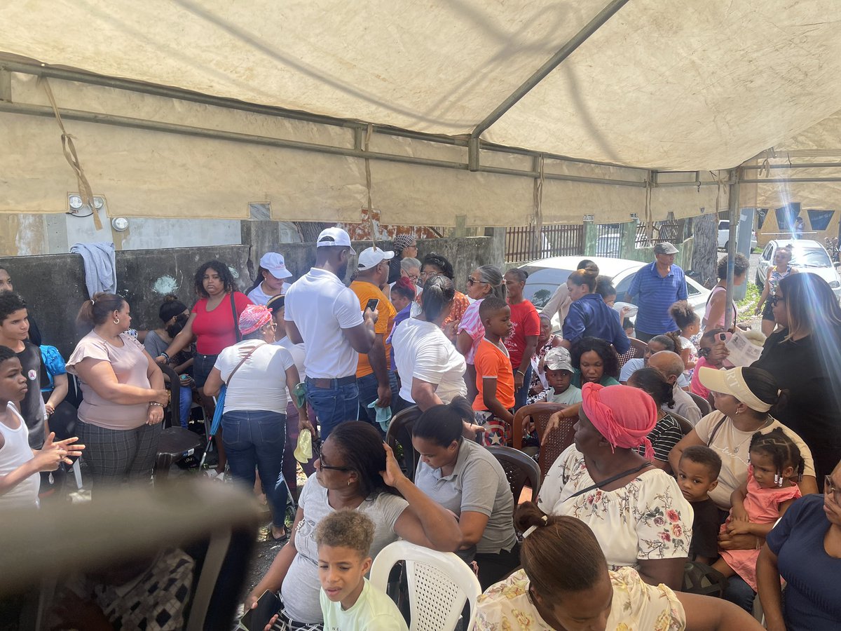 lic_rosapaez's tweet photo. Gracias a Dios por tan bonita actividad que le llevamos a nuestra gente #SiemprePuenteNuncaMuros https://t.co/x5RaQOtW9T