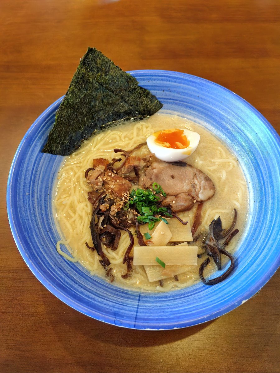 Y9uTlLaapQeKvnQ's tweet photo. Just found the BEST hidden ramen spot in downtown! Rich tonkotsu broth, perfectly chewy noodles, and that soft-boiled egg with a runny yolk 10/10 would come back next week.  #Foodie #RamenNight， https://t.co/NRnn5QMIFx