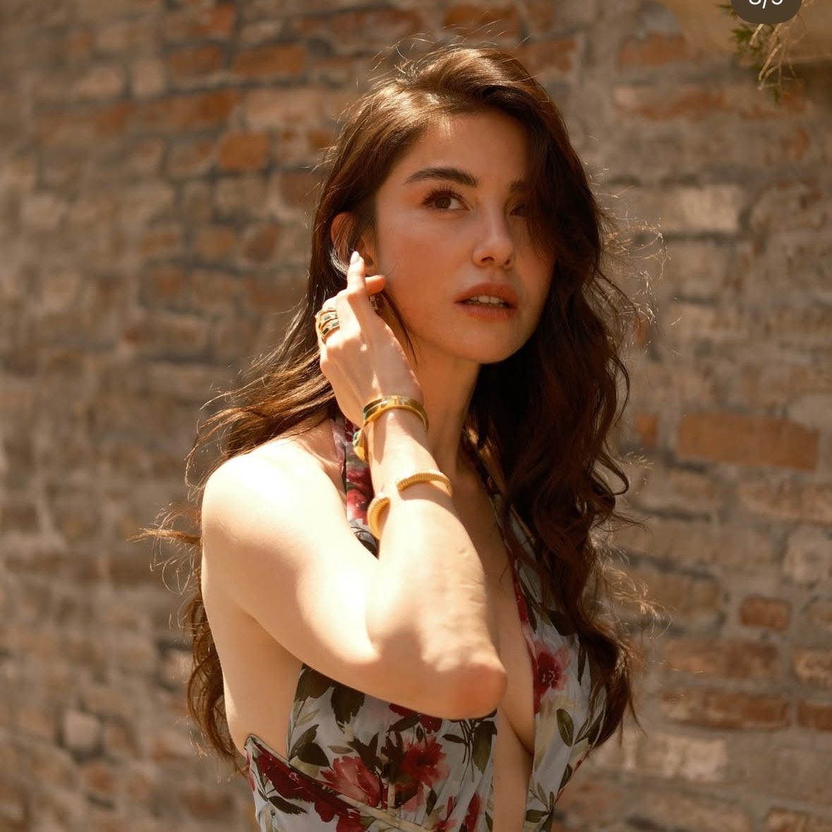 turktrr's tweet photo. #ÖzgeGürel 🌸 https://t.co/SzMeXFDGdo