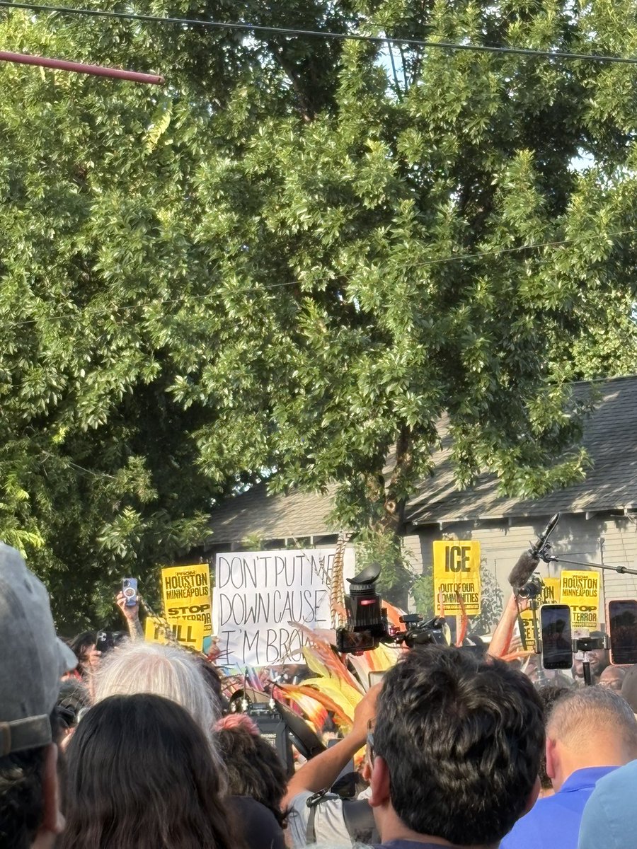 OurEsquina's tweet photo. Houston rallied tonight in the East End to protest against ICE after ICE shot Mexican Lorenzo Salgado Araujo to death on Wednesday. https://t.co/3xG6Ycxs1f