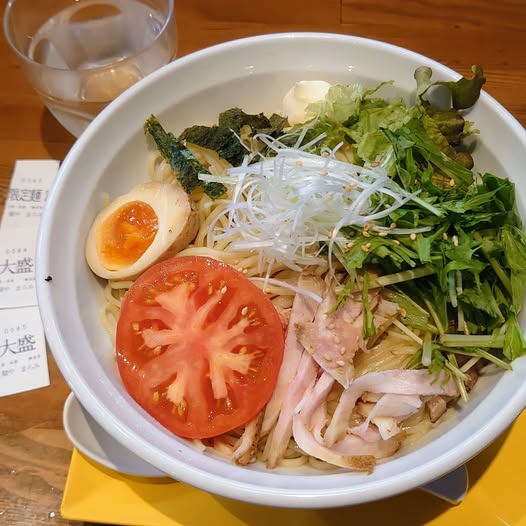 ka2eka2e's tweet photo. 開店11年目の #麺やまろみ さんにて朝ごはん
期間限定/冷やし中華特盛
ごちそうさまでした
#柏崎市 https://t.co/SqAxwBQapW