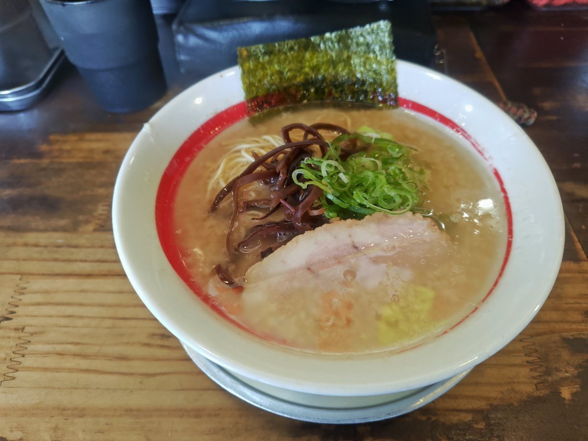 jd1mk0368's tweet photo. 本日のランチは #哲麺 さんで豚骨ラーメン　醤油をいただきました。カタメ濃いめコッテリ #うまーみん　でした〜 https://t.co/HF7zezxnqH