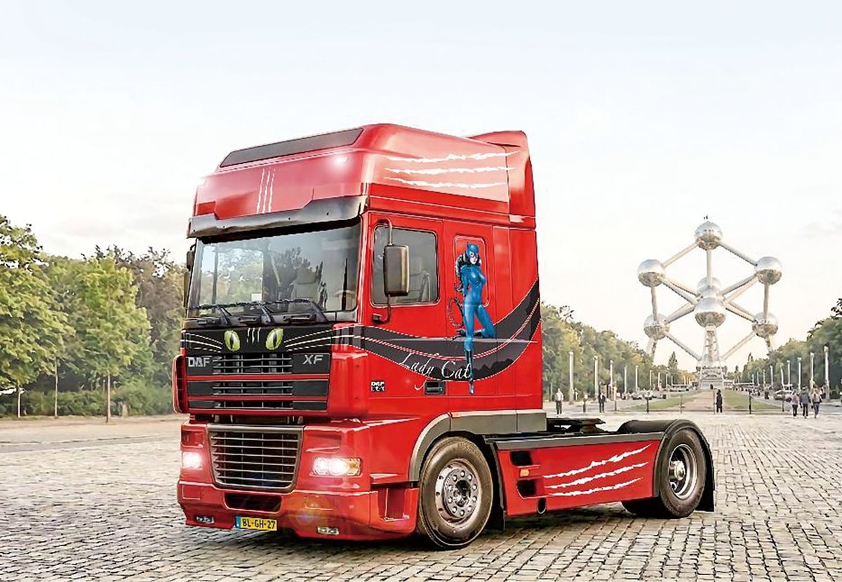 1/18 ダフXF スペースキャブ　　⚠️やや難あり 10月新製品受注予約開始】 1/24 DAF XF95 スーパースペースキャブが