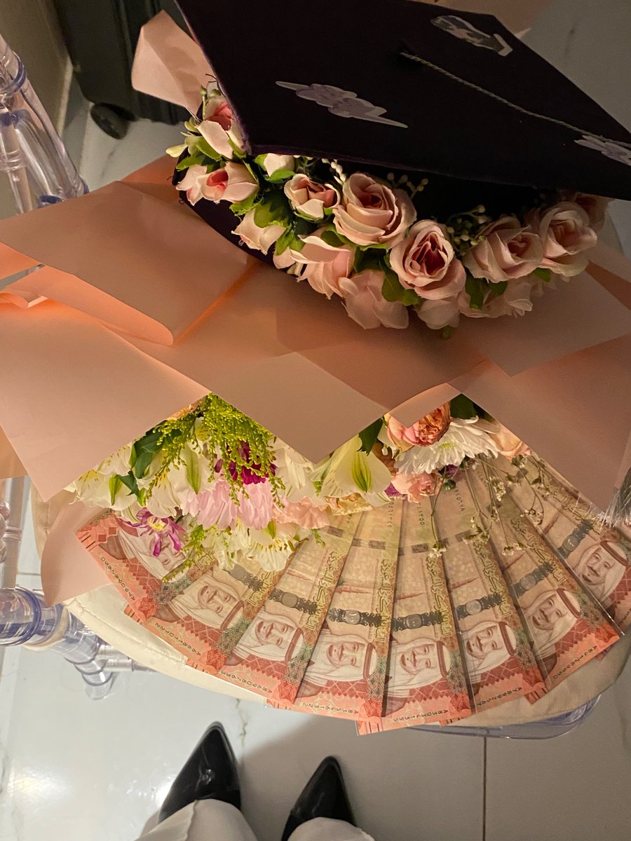 _u74in's tweet photo. ليت هذا الحلم يصدف باللقى ويكون واقع💐🌸 🎓 https://t.co/5u7KWnByIt