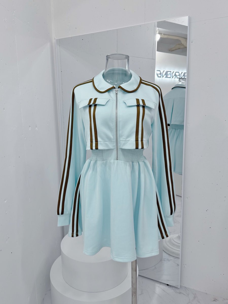 sxexnxa's tweet photo. ダレデモレルワンピース長袖mini ver.も7/10-11のイベントで超先行展示します！かわい〜〜〜できたてほやほやの1stサンプル！チョコミントカラー🩵🤎ここから2ndサンプルに進むのでオーダーはできませんが超先行試食…じゃなくて試着はできるのでお楽しみにっ https://t.co/Gnlj51mBkl