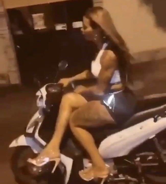 btbinsanee's tweet photo. no dia que tiver peito de falar na dm ao invés do twitter nois troca um papo #semmassagem https://t.co/fh6kkMMCnM