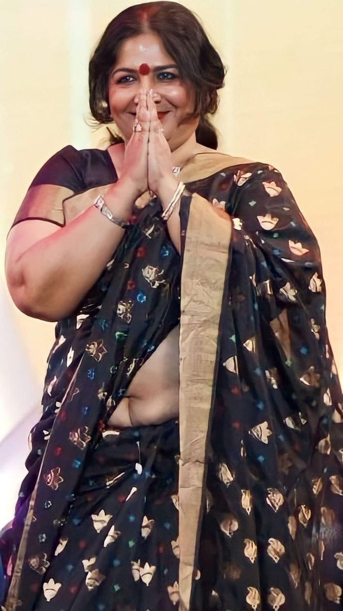 ramuram1989's tweet photo. Imagine ipdi oru pondati mamiyar iruntha epdi irukum🥵💦 Oorula irukura motha ampala kannum un kudumpathu melatha irukum.

Epo chance kedaikum gap la pugunthu okkalam try panuvanuga https://t.co/mFd84IRIU1