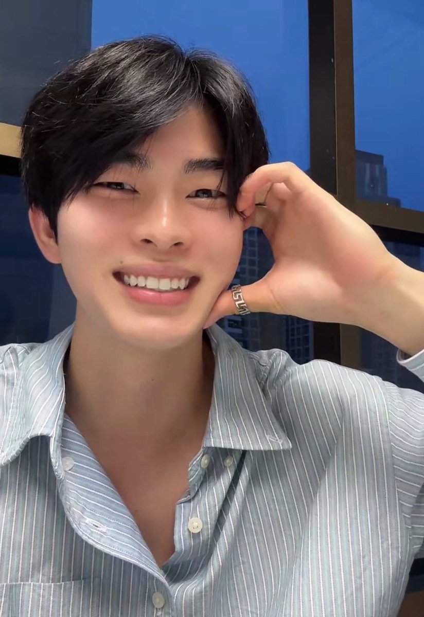 Nongnong1978_'s tweet photo. สวัสดีตอนสายๆๆค้าบคนเก่งขอให้
ทุกๆๆวันเป็นวันที่ดีและมีความสุขมากๆ
ของคนเก่งเสมอและไม่ว่าจะทำอะรัยก้อ
อย่าลืมดูแลตัวเองน่ะค้าบหนุ่มหล่อ🌱🌲🧡🫰🫰@mytonsrn #mytonsrn
#ต้นรักของศรัณญ์ https://t.co/D59FzweeYV