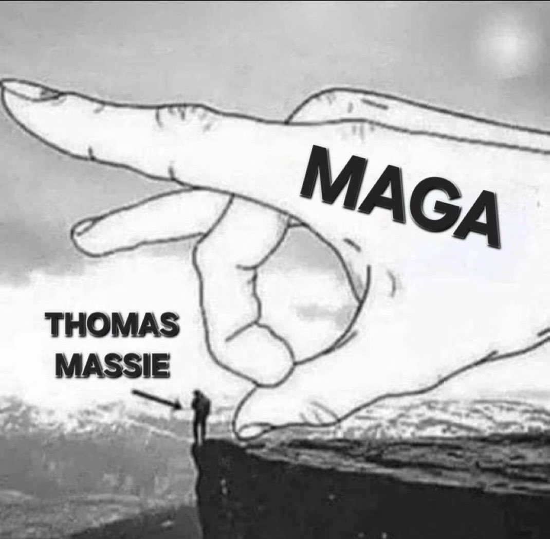 DeplorableAme12's tweet photo. @RepThomasMassie Only retards like Massie wish ill on Mitch… 

❤️ @WhiteHouse 🇺🇸 @Republicans 👌 https://t.co/iCkgAGb0Ht