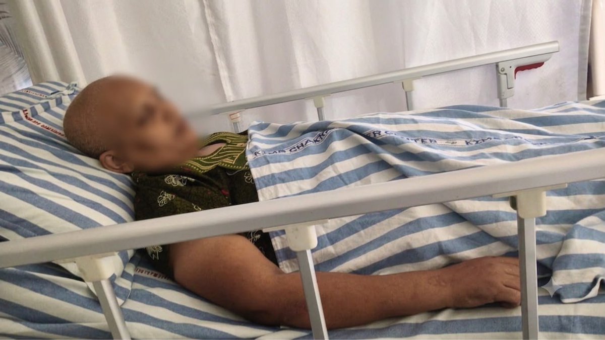 KarnatakaPSPKFC's tweet photo. Emergency 🚨

Patient Name : KALUPUKURI VIJYA RADHIKA, 47 Years. Suffering From Ovarian Cancer 3rd Stage.

HOSPITAL - KIMS CHAKRA 

Please Donate as much as you can 
PHONE PE - 6305900550 🙏 https://t.co/XZGR0mYovZ