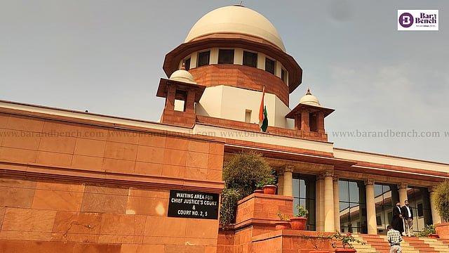 barandbench's tweet photo. #BREAKING Supreme Court pulls up Punjab for double standard, opposing bail while stalling the trial ( Gurpreet Singh vs State of Punjab )

Justice Ahsanuddin Amanullah: We cannot help but notice that on one hand state of Punjab opposes the bail  but on other hand delays the trial. The court cannot shut its eyes to the double standard being adopted by the state of Punjab. The Amritsar Superintendent of police is herewith saddled with cost of Rs 50,000 in person. Let atleast 4 witnesses be examined per week and let the record of this order be placed before the trial court. If such cases are brought to notice in future similar stringent orders shall be passed.. let the order be circulated across the country. Since state has requested one chance to explain why delay was there, we list this after two weeks to reconsider the order.