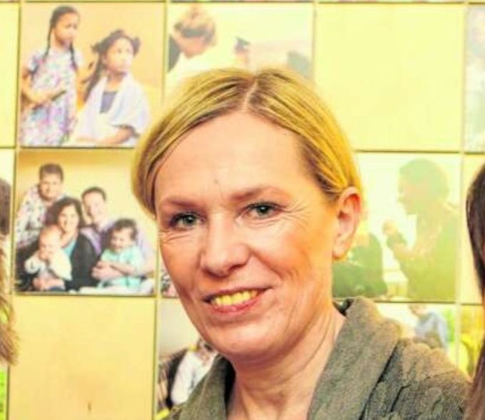 HeimatliebeDE's tweet photo. Wo ist Sylvia Scholz?

Sie ist die Patentante des betreffenden Babys und die Schwiegermutter des SPD-Politikers Deniz Kurku. Sie fuhr den Mercedes-AMG, das Fluchtfahrzeug des türkischen Sechsfachmörders.

Fünf Wochen vor der grausamen Tat ließ sie das Luxus-Auto auf von Enise Ö. auf sich ummelden.

Jetzt ist sie abgetaucht.