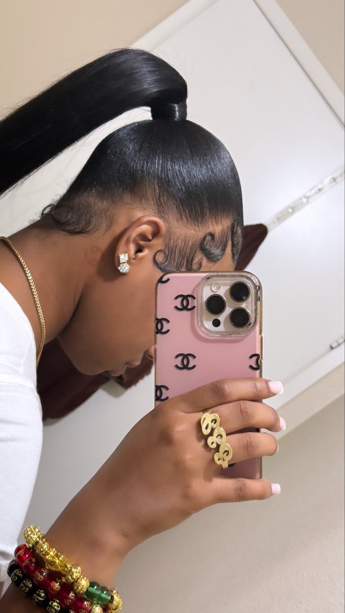 PublicCee's tweet photo. 👱🏾‍♀️ https://t.co/xHecvDB2oQ