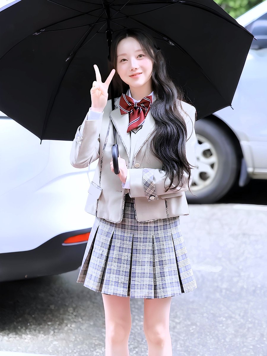 kang210's tweet photo. 240708 KBS 불후의 명곡 출근길 러블리즈 케이 Kei~🌸
: 오늘과 같이 비 내렸던 2년 전 불후의 명곡 녹화날 사구라 교복 입고 출근하는 깐 케오리~🌸

#Lovelyz #러블리즈 #Kei #케이 #김지연 https://t.co/swYUWeVwpb