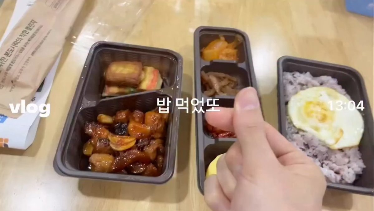 Licornki's tweet photo. 아니 동갑 둘이 하나는 교수님 말투 하나는 개초딩ㅋㅋㅋㅋㅋㅋㅋㅋㅋ
이거 맞아?ㅋㅋㅋㅋㅋㅋㅋㅋㅋㅋ https://t.co/SsVZ5oXuwt