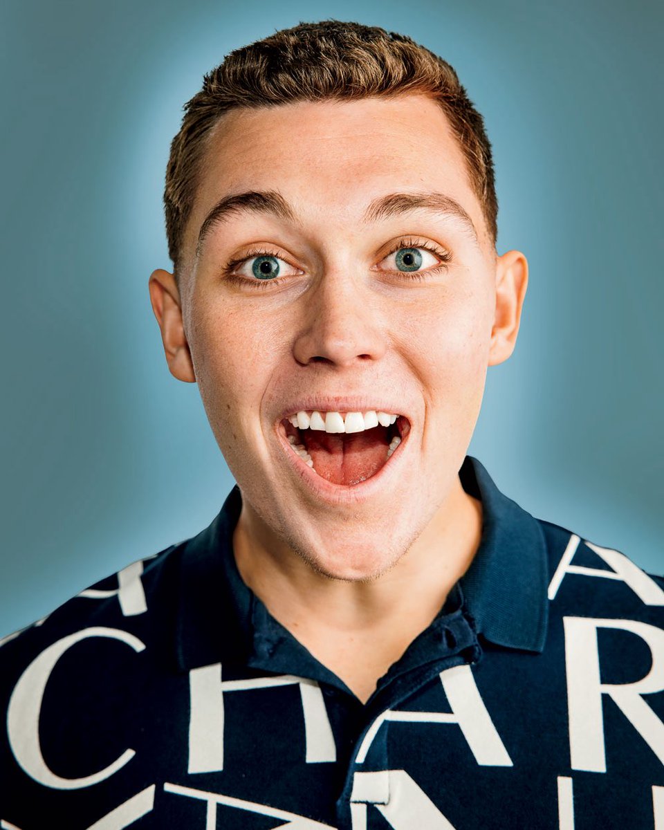 CRlME_SCENE's tweet photo. @nsc_ronan Nvm bro has a Just For Laughs Festival headshot https://t.co/MBk7IuctQn
