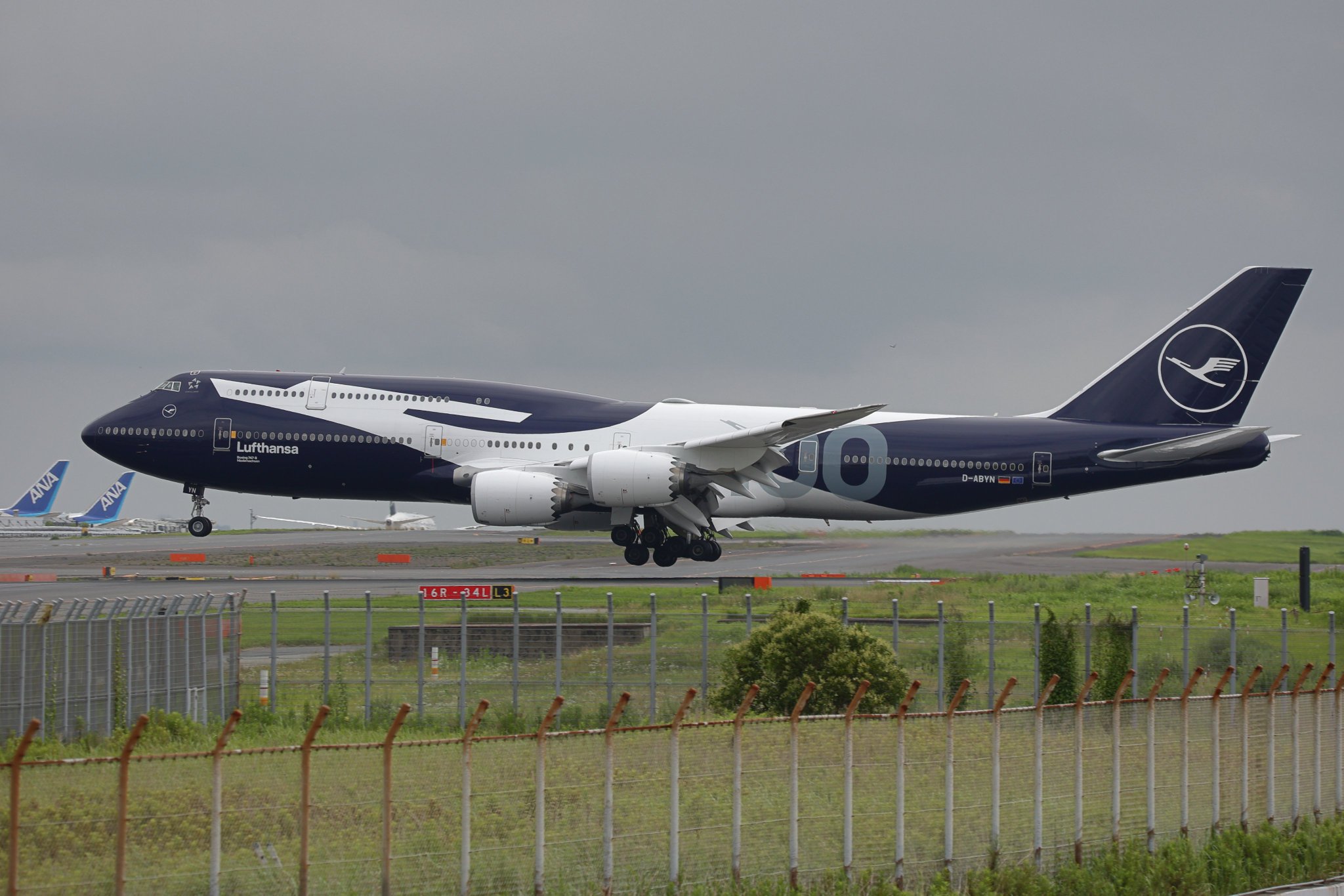 サザン・エア 元日本航空 B747-346 Planetags コンビ色 M-TYPE on X: 