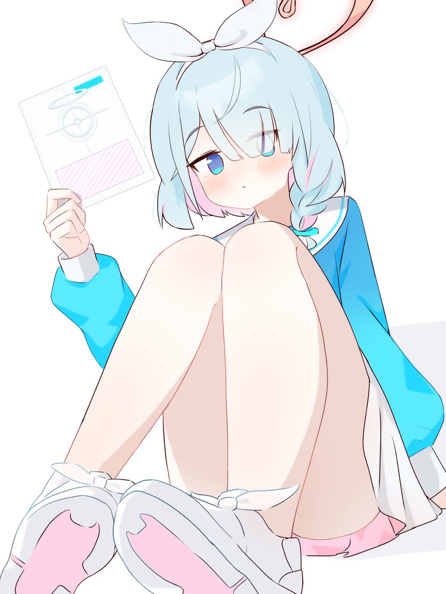 ce_shii41's tweet photo. アロナちゃんそれください🤲

#ブルアカ https://t.co/HxlRCnFREK