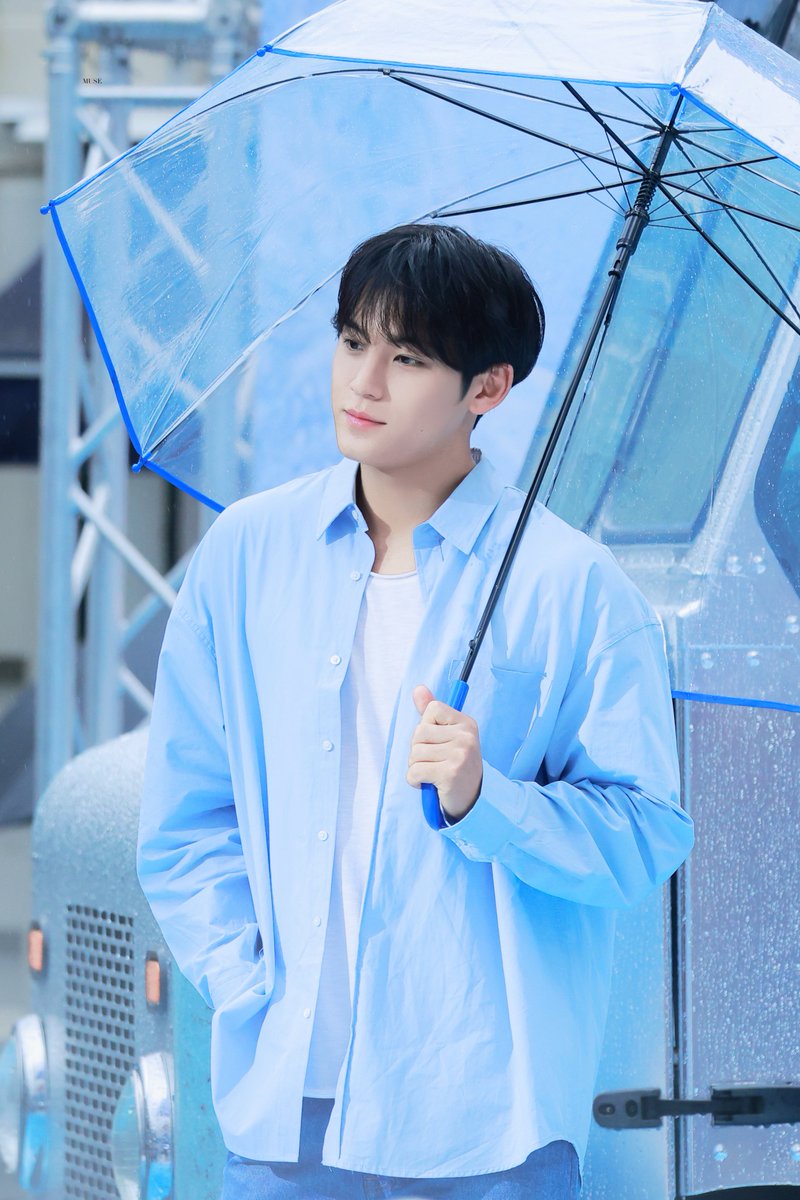 ohmymuse406's tweet photo. 260709 SNICKERS

#민규 #MINGYU
#세븐틴 #SEVENTEEN
@pledis_17 https://t.co/BSyYWk0CEm