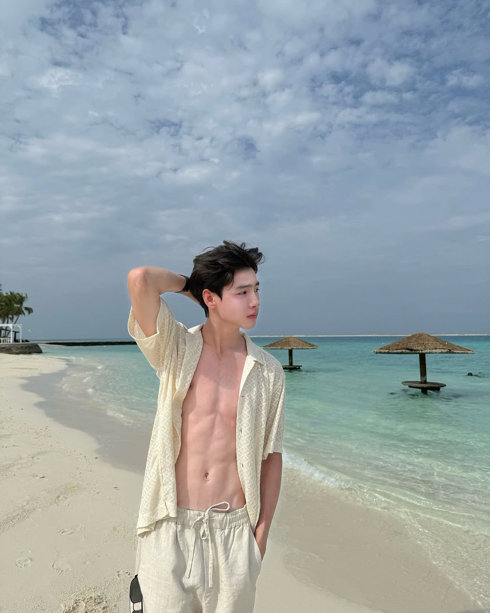 kewqingf's tweet photo. jujur gua ngiler bgt ing messy hair atau gak di style keatas gitu damagenya nambah berkali lipat woy 🤤☝🏻 #ingasavanund https://t.co/fJbFQkcAPQ