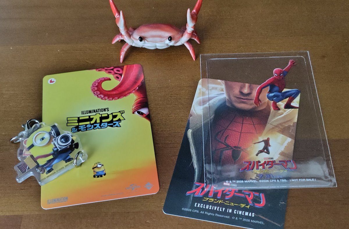 tomtomkam's tweet photo. 先日USJで買った『ミニオンズ＆モンスターズ』マグネット！

そして特典欲しさに買ったムビチケ！
#まちゃお765 https://t.co/4QzGxVcgqk