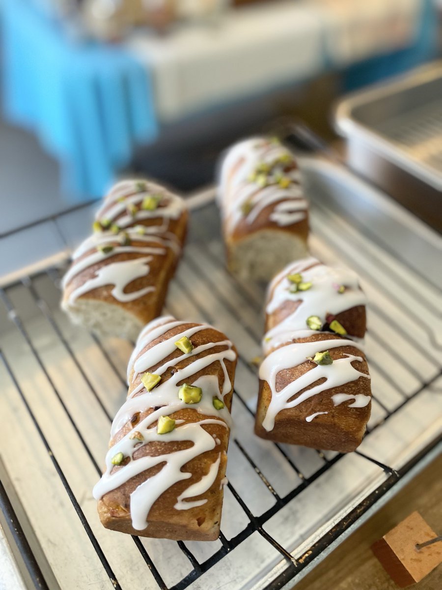 jam_clarte's tweet photo. 本日のパン🍞
◎塩パン
◎レーズンパン
◎ミニ食パン
◎アールグレイレモンピールブレット https://t.co/K5nXwoMsqk