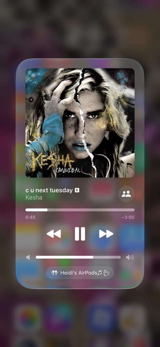 piercelohan's tweet photo. Listening to keesha. https://t.co/ImYKdFPyrK